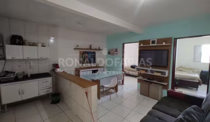 Casa à venda com 2 dormitórios na região do Jardim Varginha. NÃO DÁ FINANCIAMENTO