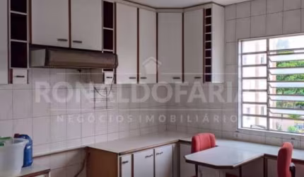 Sobrado a venda com 03 dormitórios sendo 01 suíte no Jardim Marajoara