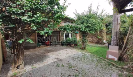 Casa Sobrado Vende-se 02 casas em amplo terreno Interlagos