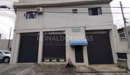 Prédio comercial à venda com 3 salas e 3 salões na região de interlagos.
