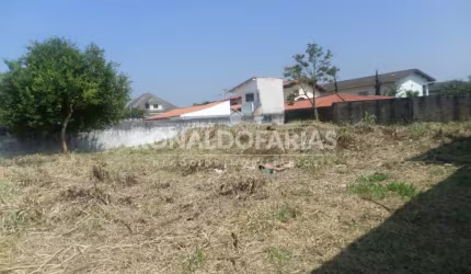 Terreno à venda com 496,00m² na região de Interlagos.