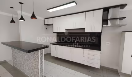 Apartamento a venda com 03 dormitórios sendo 01 suíte na região do Jardim Marajoara