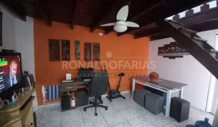 Sobrado geminado à venda com 3 dormitórios na região do Grajaú.