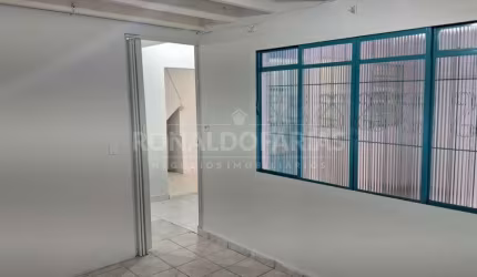 Sobrado geminado à venda com 2 dormitórios na região do Grajaú.