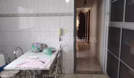Casa térrea a venda com 120m² ,02 dormitórios na região da Cidade Ademar
