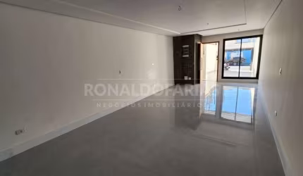 Sobrado a venda com 149 m² ,03 suítes na região do Campo Grande