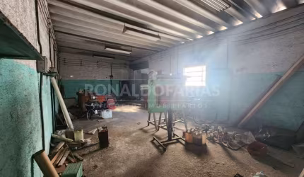 Galpão Comercial à Venda no Bairro de Interlagos Jardim Colonial 107 m²