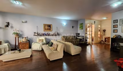 Casa à Venda no Bairro de Interlagos Bolsão Residencial 3 Dormitórios 1 Suíte e 8 Vagas de Garagem