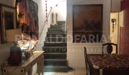 Sobrado a venda com 05 dormitórios na região de Interlagos
