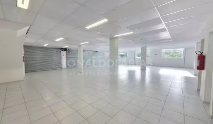 Prédio Comercial de Esquina à Venda em Frente s Estação Terminal Grajaú