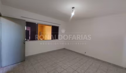Sobrado a venda com 04 dormitórios sendo 01 suíte na região do Campo Grande