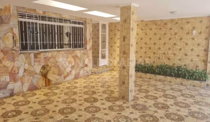 Vende-se Casa Térrea no Veleiros, 2 quartos, 3 vagas de Garagem casa bem localizada