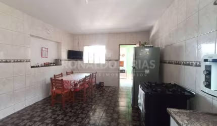 Vende-se Casa no Jardim Manacá 3 dormitórios com suíte 4 vagas para carro