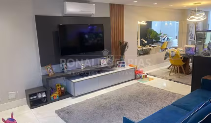 Casa a venda em condominio fechado .