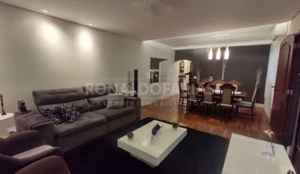 Casa a Venda em Interlagos com 3 Dormitórios 1 Suíte e 2 Vagas de Garagem
