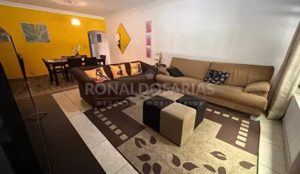 Casa a Venda no Jardim Ipanema Interlagos com 3 Dormitórios 1 Suíte e 2 Vagas de Garagem