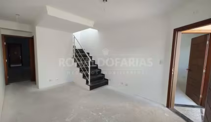 Sobrado a venda em condominio fechado com  03 dormitorios sendo 01 suite na regiao de Interlagos.