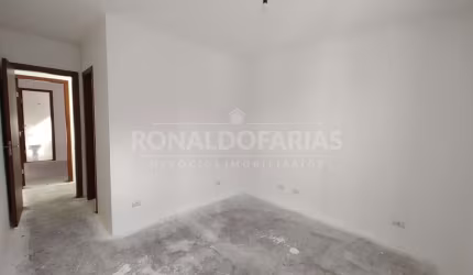 Sobrado a venda em condominio fechado com 02 suites na regiao de Interlagos.