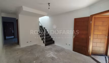 Sobrado a venda em condominio fechado com 02 suites na regiao de Interlagos.