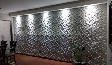 Sobrado  a  venda  sendo  2 quartos   , sala ampla , 1 vaga e garagem.