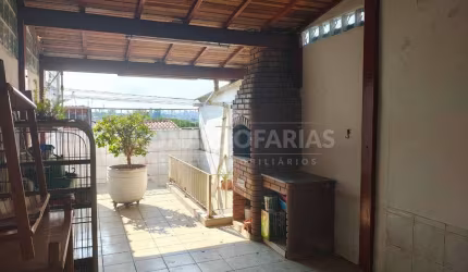 Casa à Venda em Cidade Dutra com 3 Dormitórios e 2 banheiros 5 Vagas de Garagem