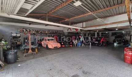 GALPÃO NA REGIÃO DE INTERLAGOS COM 3 BANHEIROS