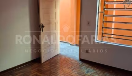 Casa terrea  a venda em condominio fechado sendo 2 quartos ,1 sala , 1 banheiro , 2 vagas de garagem