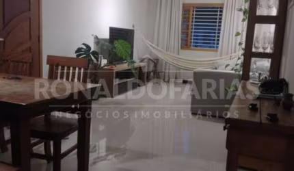 Sobrado a Venda em Jardim Regis com 3 Dormitórios e 1 Suíte 2 Vagas de Garagem