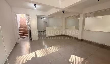 Casa Comercial a Venda com 3 Salas Comerciais e 100m²  em Jordanópolis