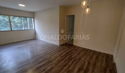 Apartamento a venda com 03 dormitorios sendo 01 suite na regiao do Jardim Marajoara