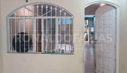 VENDE CASA ASSOBRADADA  C/ 2 DORMITORIOS SALA, VAGA E CHURRAQUEIRA ANOS FUNDOS ÓTIMA LOCALIZAÇÃO