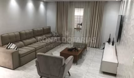 Casa a Venda na Cidade Dutra com 3 Dormitórios 1 Suíte e 2 Vagas de Garagem