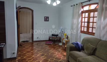 Sobrado à Venda no Jardim Primavera com 3 Dormitórios e 3 Vagas de Garagem
