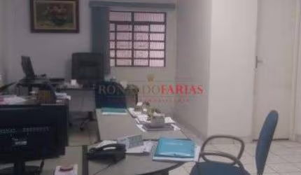 Galpão industrial com 400m² para venda ou locação na região de interlagos.