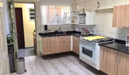 Sobrado a venda com uma salao comercial na parte de baixo na regiao do Socorro