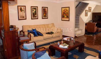 Sobrada a Venda com 3 dormitório e 189m² de construção no Jardim Marajoara