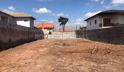 Terreno à Venda em Interlagos 713m² Bolsão Residencial
