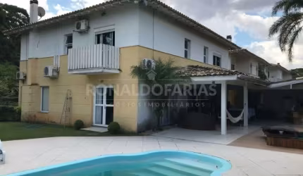 Casa a Venda em Interlagos com 4 Dormitórios Suítes e 8 Vagas de Garagem