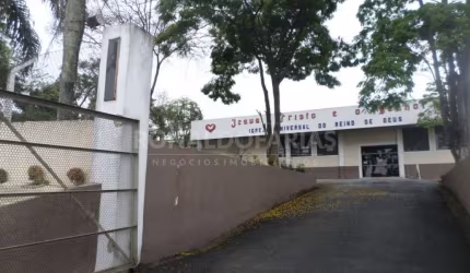 Prédio comercial à venda com 3.000m² na região do Embu Guaçu.