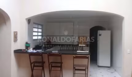 CASA EM FRENTE À ESTAÇÃO PRIMAVERA/INTERLAGOS