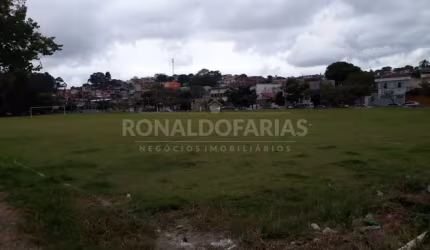 Terreno à venda com 4.500m²  na região de Interlagos.
