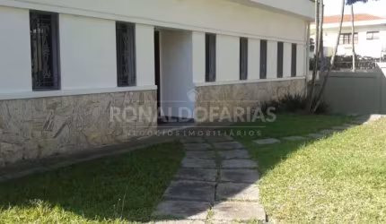 Casa a Venda em Interlagos com 4 Dormitórios 1 Suíte e 5 Vagas de Garagem
