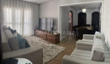 Casa à Venda na Cidade Dutra com 3 Dormitórios 1 Suíte e 4 Vagas de Garagem