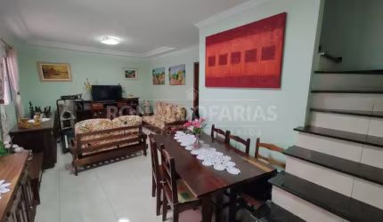 Sobrado à venda com 3 dormitórios e 1 suíte na região de Interlagos.