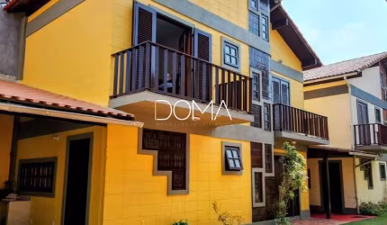 Casa duplex no Peró. Pertinho da praia!