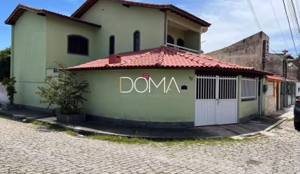 Casa duplex independente com 3 quartos! Boa localização.