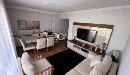 Apartamento dois quartos, todo reformado! Pertinho da Praia do Forte.
