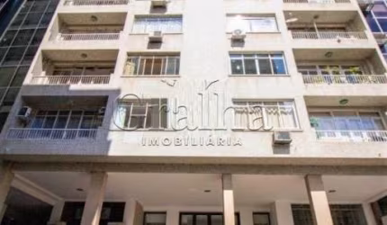 Apartamento com 3 quartos à venda na Rua Jerônimo Coelho, 95, Centro Histórico, Porto Alegre por R$ 450.000