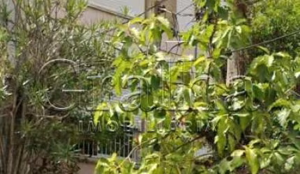 Apartamento com 2 quartos à venda na Rua Amélia Teles, 97, Petrópolis, Porto Alegre por R$ 405.000