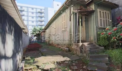 Terreno à venda na Avenida Mariland, 1145, Mont Serrat, Porto Alegre por R$ 850.000